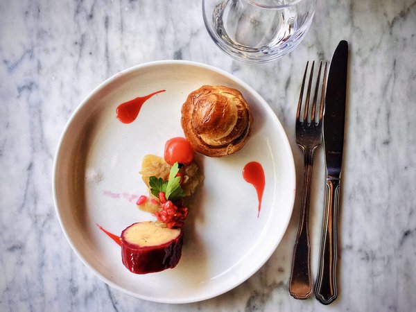 Comment préparer une ratatouille provençale avec une touche de miel et de romarin ?